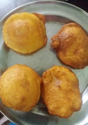 A picture of Potato bajji.