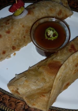 A picture of Boti paratha roll.
