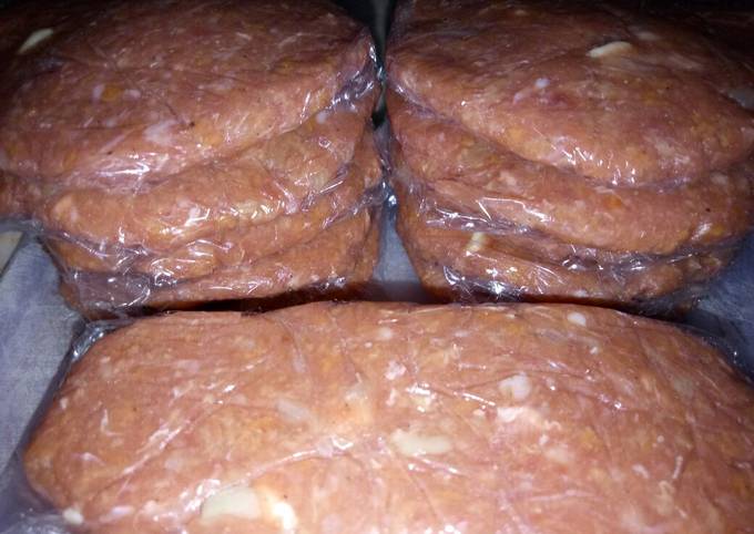 Anti Ribet, Memasak Patty Beef Burger Untuk Jualan