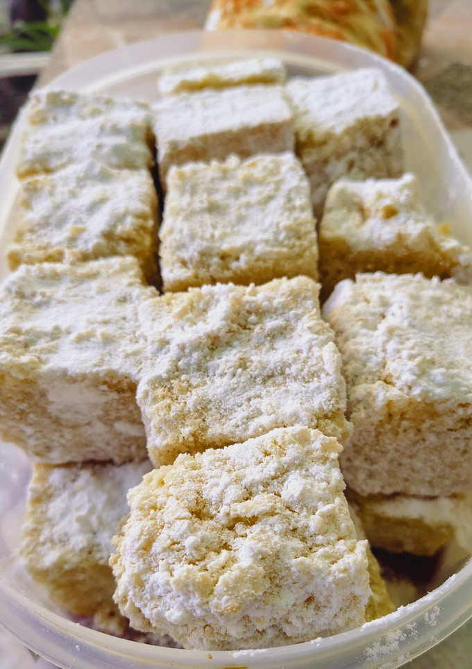 Una foto de Magdalenas con Almendras "Cortadas"🧁🔪