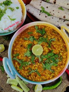 शादियों वाली उड़द दाल (shaadiyon wali urad dal recipe in Hindi) रेसिपी मुख्य फोटो