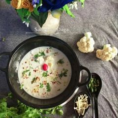 A picture of Cauliflower cheese soup.