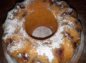 Meggyes csokis piskóta kuglóf formában 🍒🍫 recept fotója