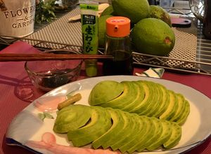 Foto resep Fresh avocado with soy sauce wasabi