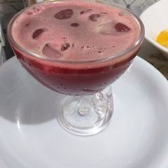 A picture of Beetroot and paineapple juice.