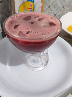 A picture of Beetroot and paineapple juice.