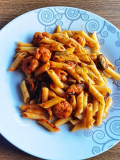 Una foto de Pasta con mejillones y gambones