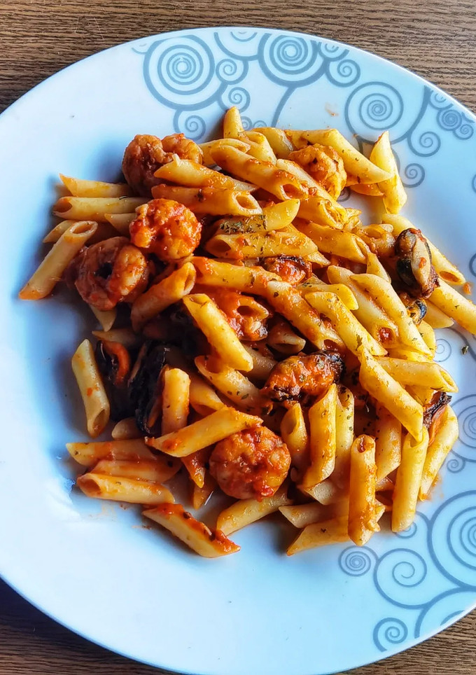Una foto de Pasta con mejillones y gambones