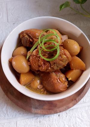 Foto resep Semur Ayam Telur Puyuh