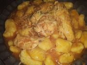 Una foto de gnocchi de pollo