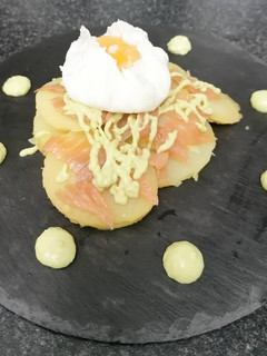 Una foto de Ensalada Templada con Huevo Poché