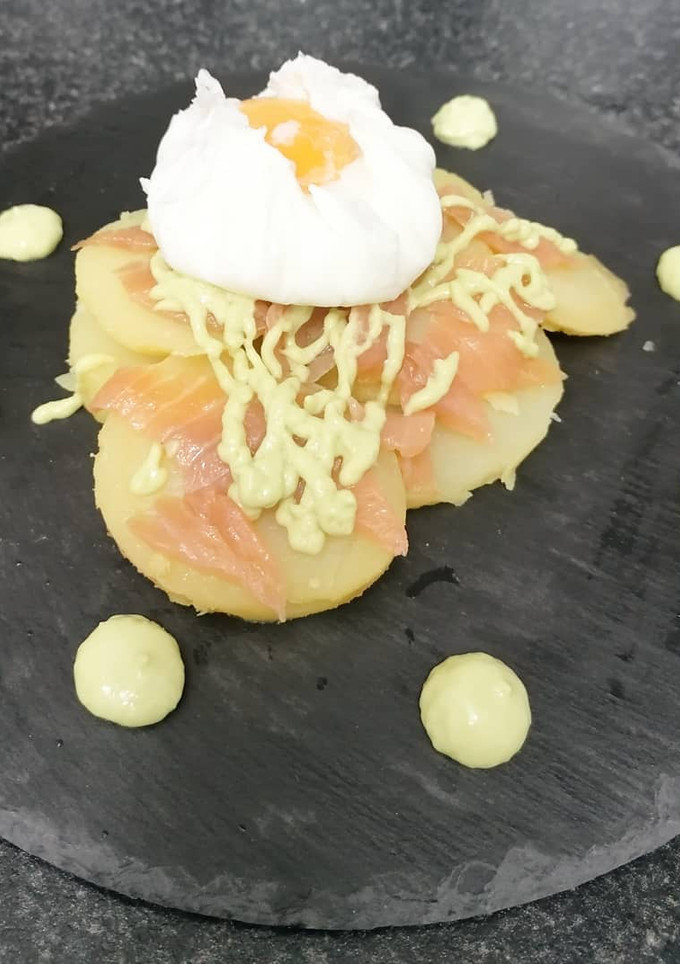 Una foto de Ensalada Templada con Huevo Poché