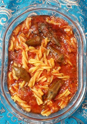 عکسی از دستور خوراک بامیه با پاستا