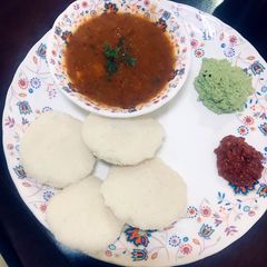 A picture of Idli.