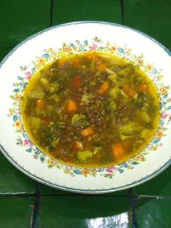 Una foto de Sopa de brócoli con lentejas
