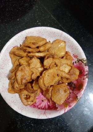 A picture of Raw Banana Pakoda.
