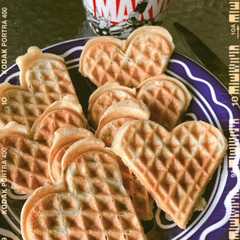A picture of Oatmeal waffles.