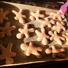 Gingerbread men (gluten-free) A picture of Gingerbread men (gluten-free).
