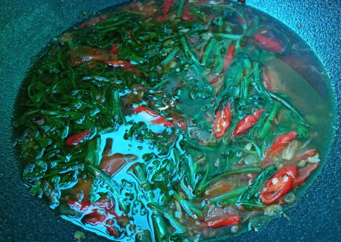 Resep 3. Cah Kangkung Pedas Manis Anti Gagal