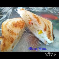 A picture of Cheese macaroni toast sandwich.