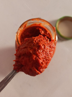 صورة لوصفة هريسة منزلية حارة 🌶️