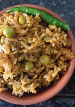 A picture of Methi matar pulao.
