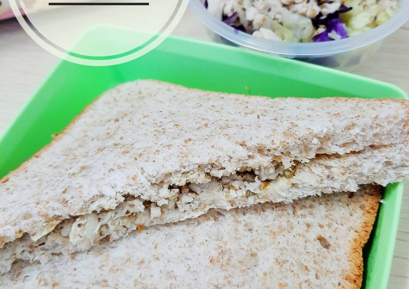 Roti Isi Ayam Simpel