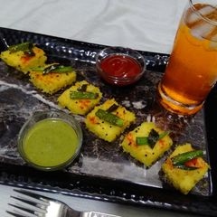 A picture of Rava Dhokla.