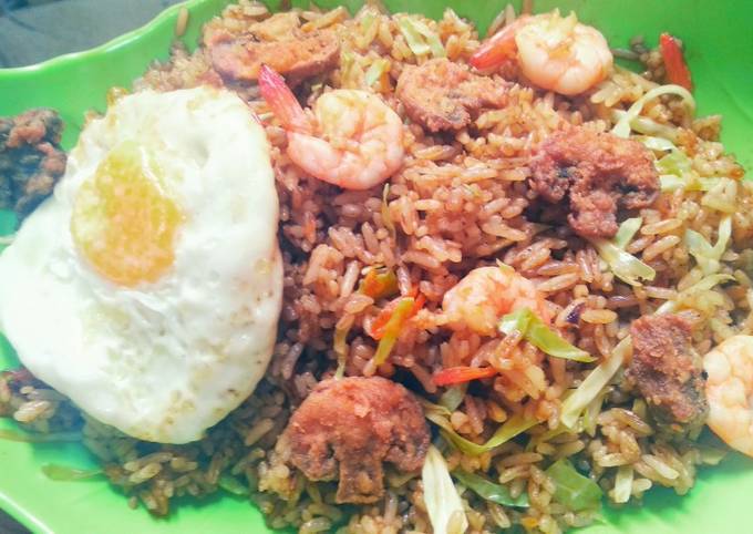 Nasi Goreng Bumbu Rendang with Udang, Ceplok, & Jamur Crispy