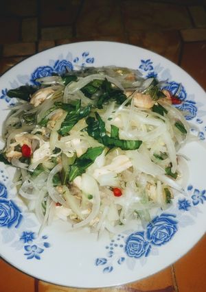 Hình của món Gà xé phay.