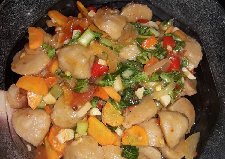 Proses meracik Bakso mix sayur Lezat