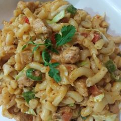 A picture of Hot & spicy macroni.