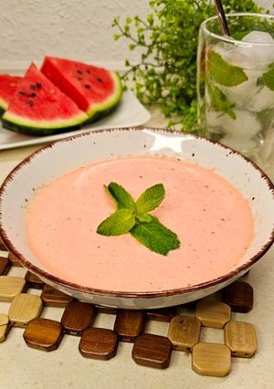 Hideg mentás görögdinnye krémleves recept fotója