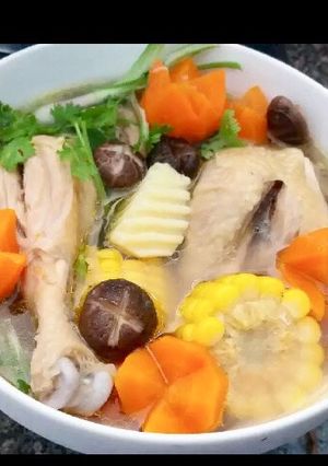 Hình của món Canh gà hầm nấm đông cô 🍄🍄.