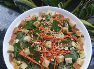 Hình của món Gỏi rau diếp cá.