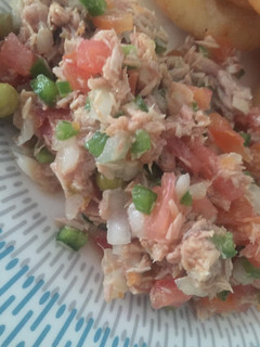 Una foto de Ensalada de atún fría