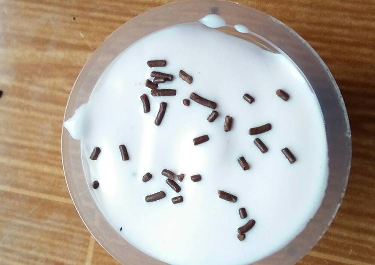 Cara Gampang Menyiapkan Es krim stroberi homemade #BikinRamadanBerkesan Anti Gagal