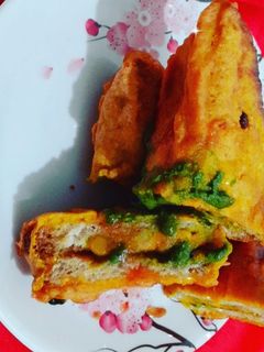 બ્રેડ પકોડા (Bread Pakoda Recipe In Gujarati) રેસીપી મુખ્ય ફોટો