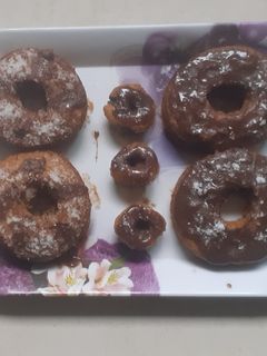 एगलेस डोनट (eggless donut recipe in marathi) रेसिपी चे मुख्य फोटो