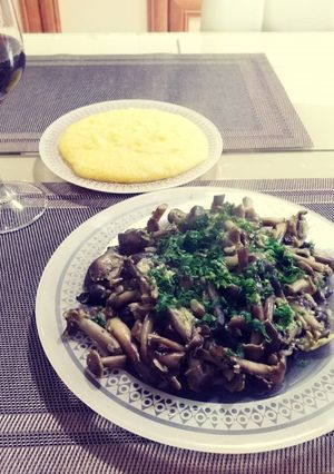 O poză a rețetei Hribi cu ceapă și usturoi.