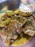 Pollo al sartén con crema y papas