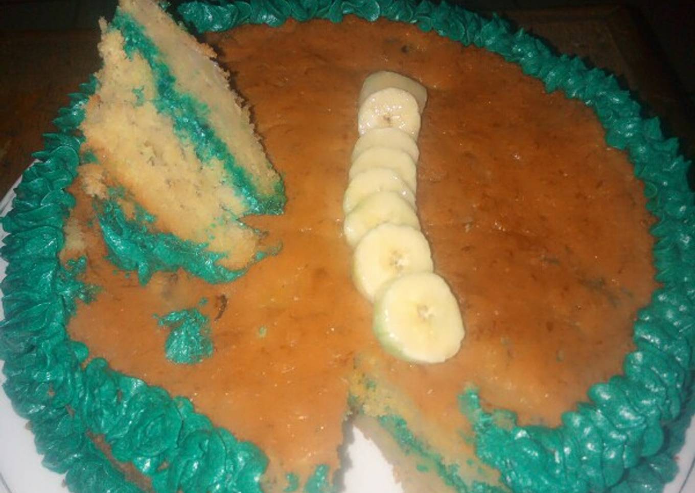 Banana cake with Banana Lemon juice cream frosting