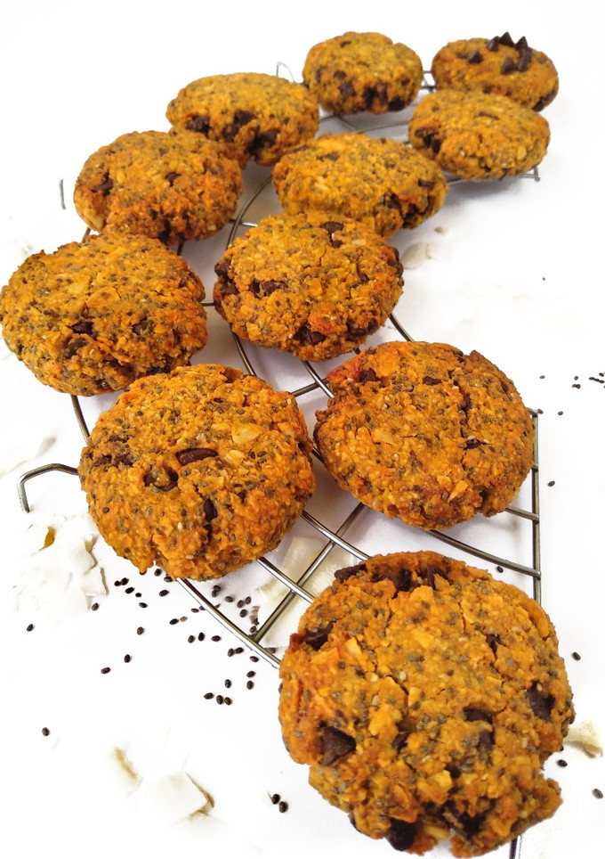 Una foto de Galletas veganas de calabaza, coco y chía🍪
