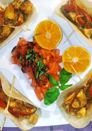Una foto de Tacos de pollo a la mediterránea