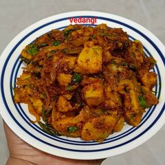 A picture of Aloo in Chettinad Masala.