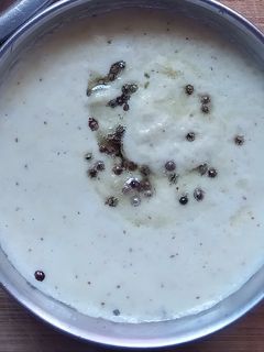 தேங்காய் சட்னி (Thenkaai chutney recipe in tamil) செய்முறை முக்கிய புகைப்படம்