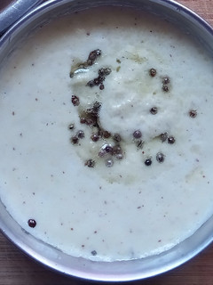 தேங்காய் சட்னி (Thenkaai chutney recipe in tamil) செய்முறை முக்கிய புகைப்படம்