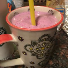 A picture of Berry Medley Shake 🍓🍓.