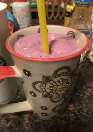A picture of Berry Medley Shake 🍓🍓.