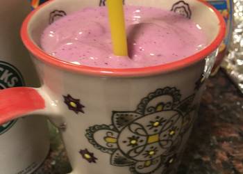 How To Make Recipe Berry Medley Shake  Very Delicious